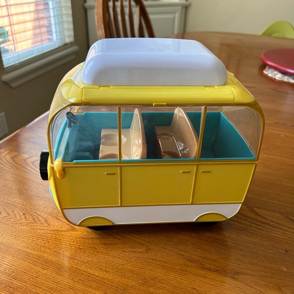 Peppa Pig RV Camper by Jazwares - Picture 4 of 11